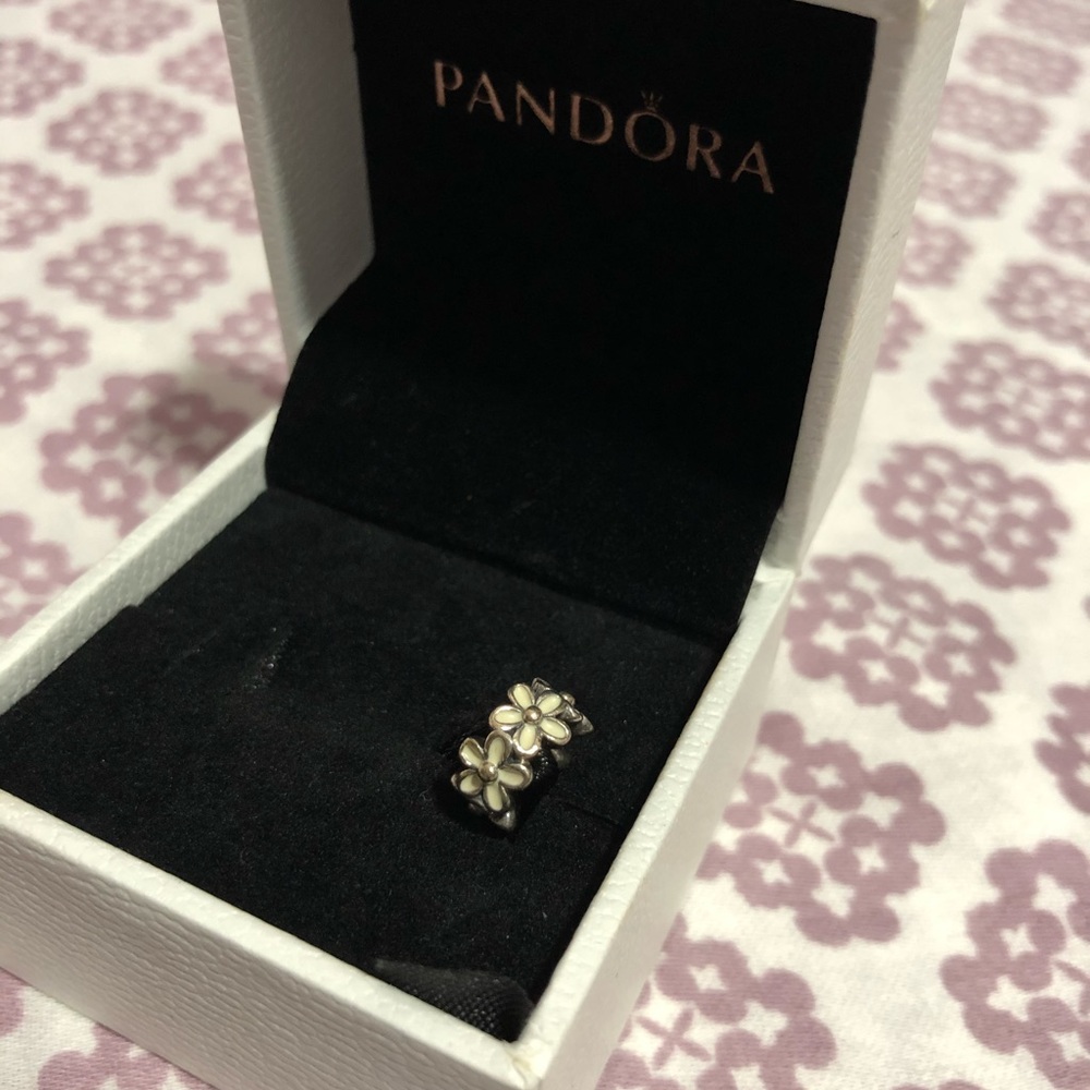 White Daisy Flower Spacer Charm